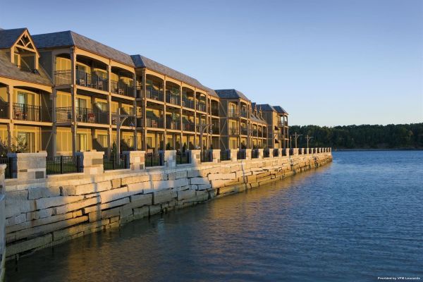 HARBORSIDE HOTEL MARINA AND SPA (Ellsworth)